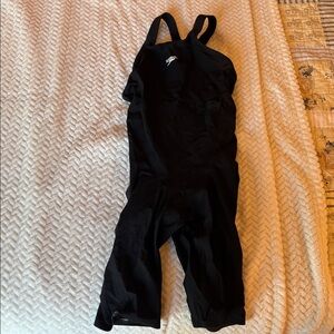 Speedo Black Full Coverage Racing Kneesuit